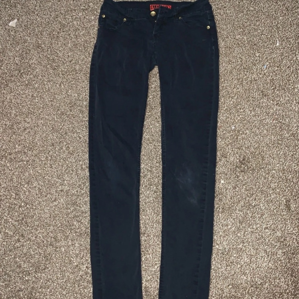 Zanadi Jeans with Gold Button